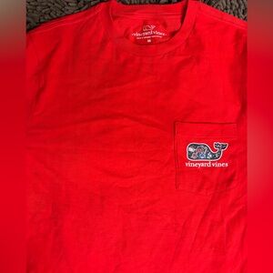 Vineyard Vines Men's Red Christmas T-Shirt